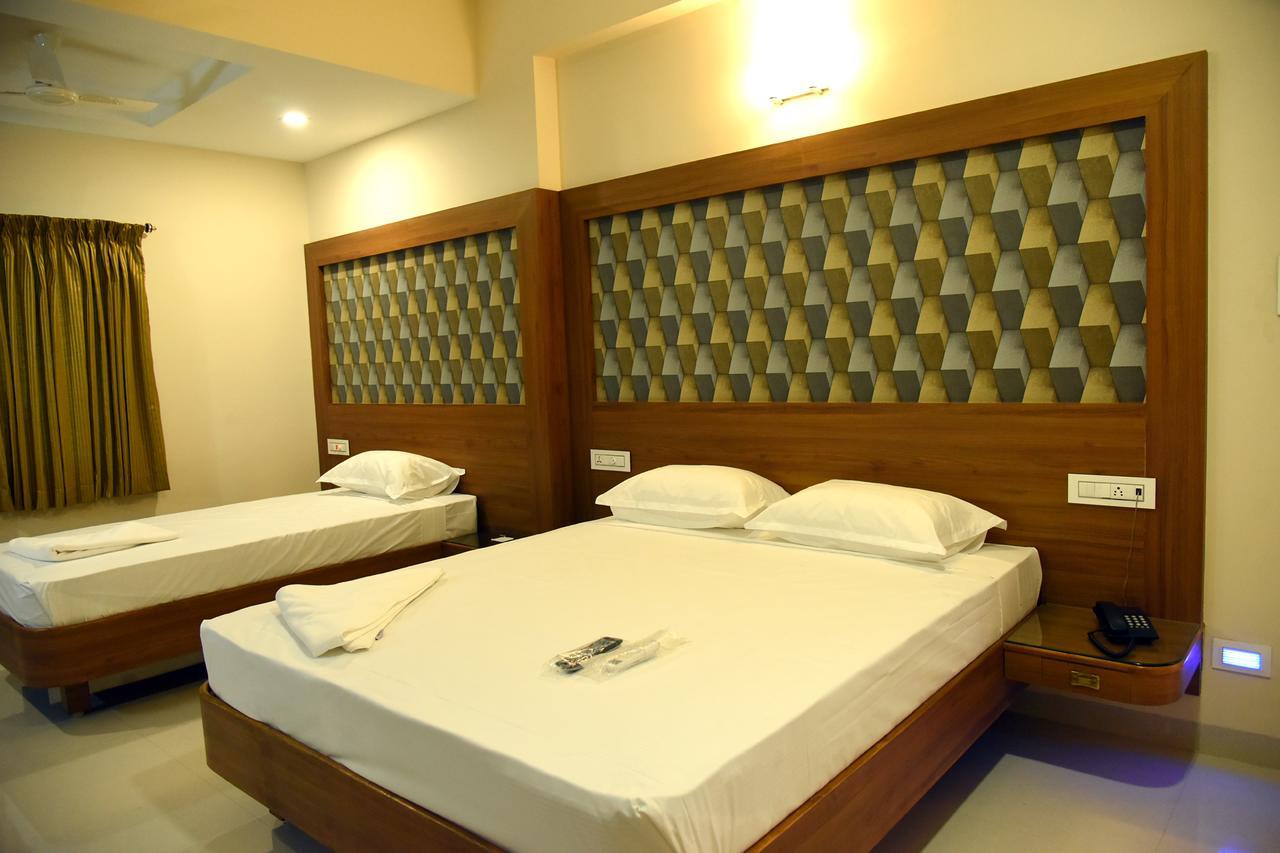Hotel Gokulgrande 埃罗德 外观 照片