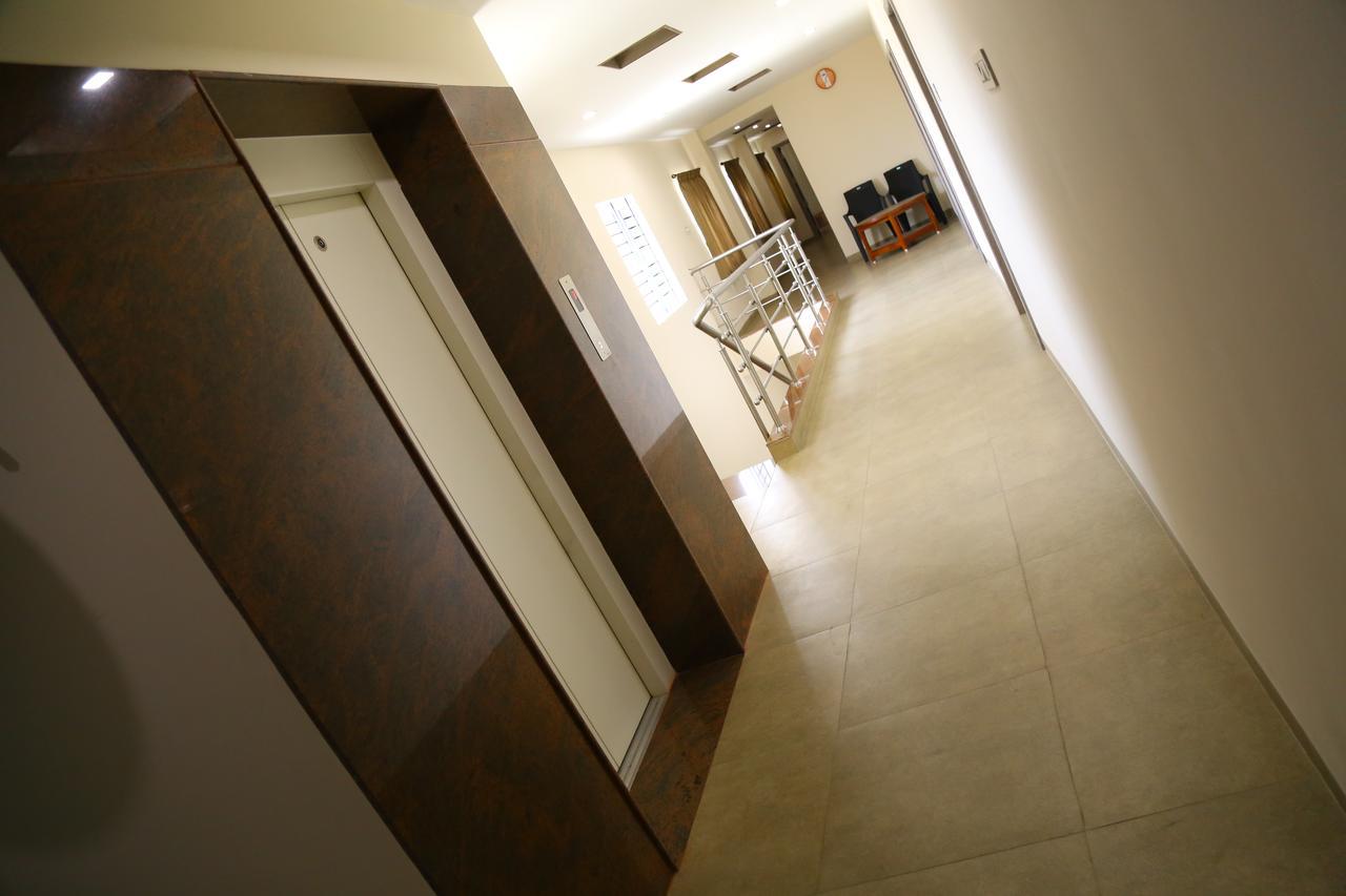 Hotel Gokulgrande 埃罗德 外观 照片