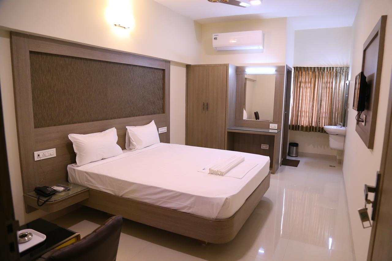 Hotel Gokulgrande 埃罗德 外观 照片