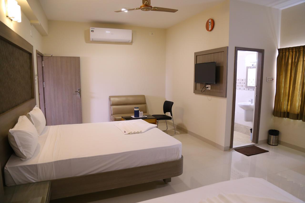 Hotel Gokulgrande 埃罗德 外观 照片