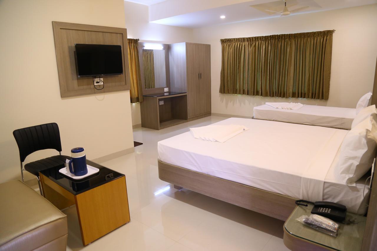 Hotel Gokulgrande 埃罗德 外观 照片