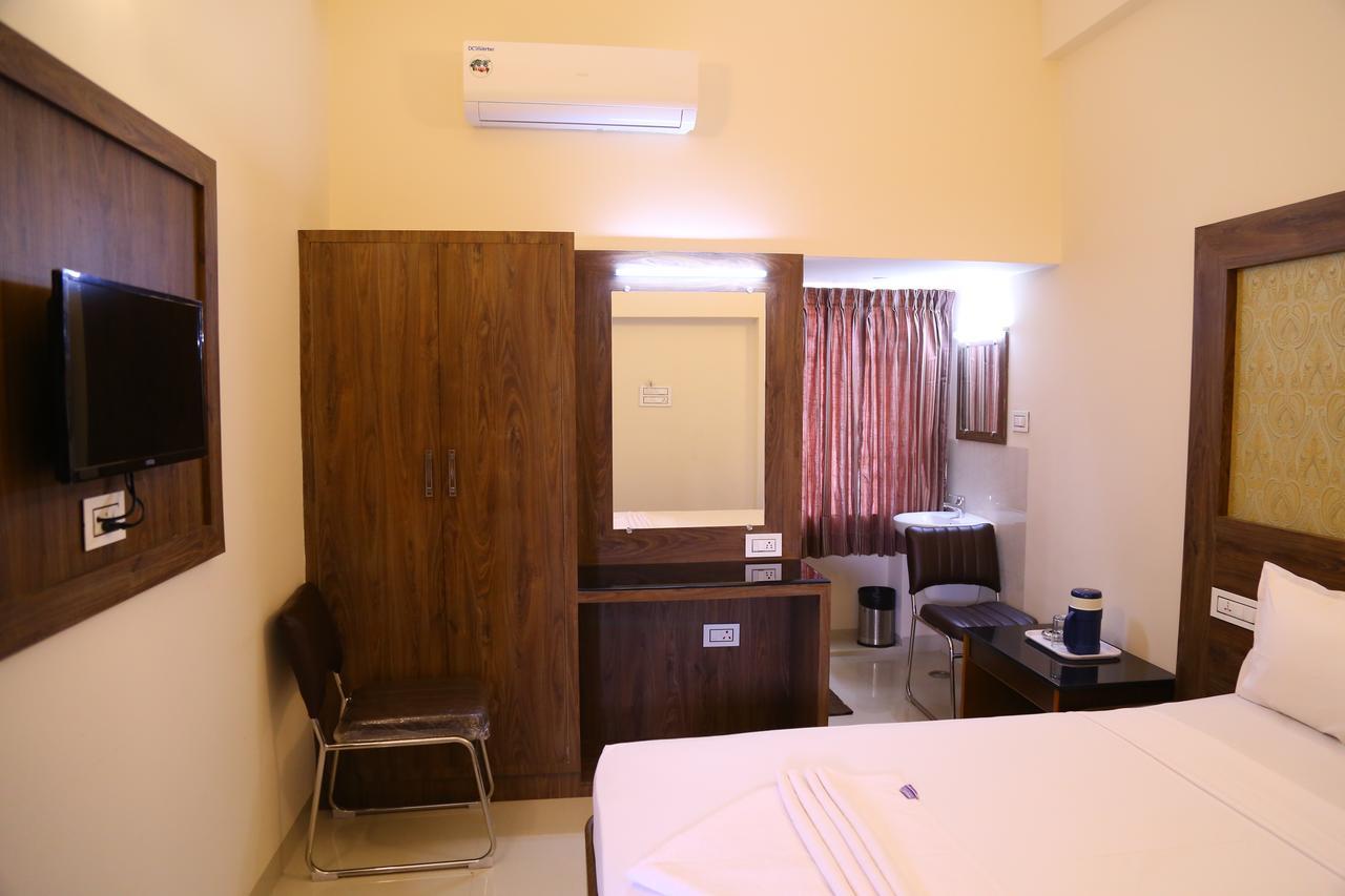 Hotel Gokulgrande 埃罗德 外观 照片
