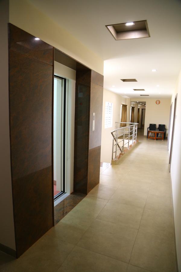 Hotel Gokulgrande 埃罗德 外观 照片
