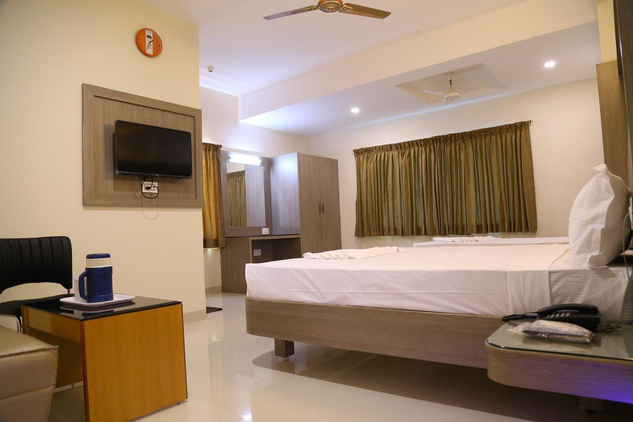 Hotel Gokulgrande 埃罗德 外观 照片