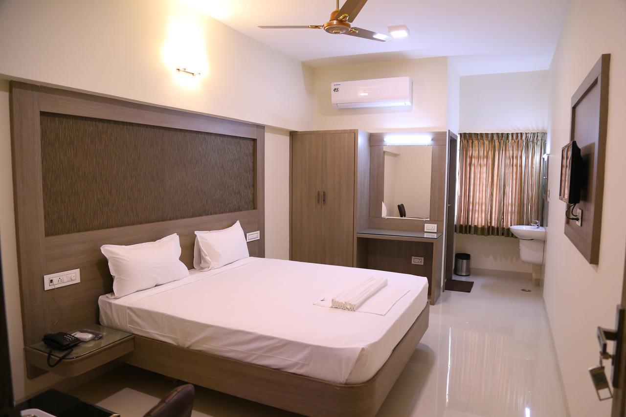Hotel Gokulgrande 埃罗德 外观 照片
