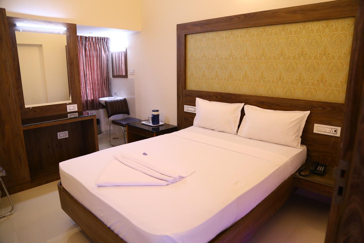 Hotel Gokulgrande 埃罗德 外观 照片