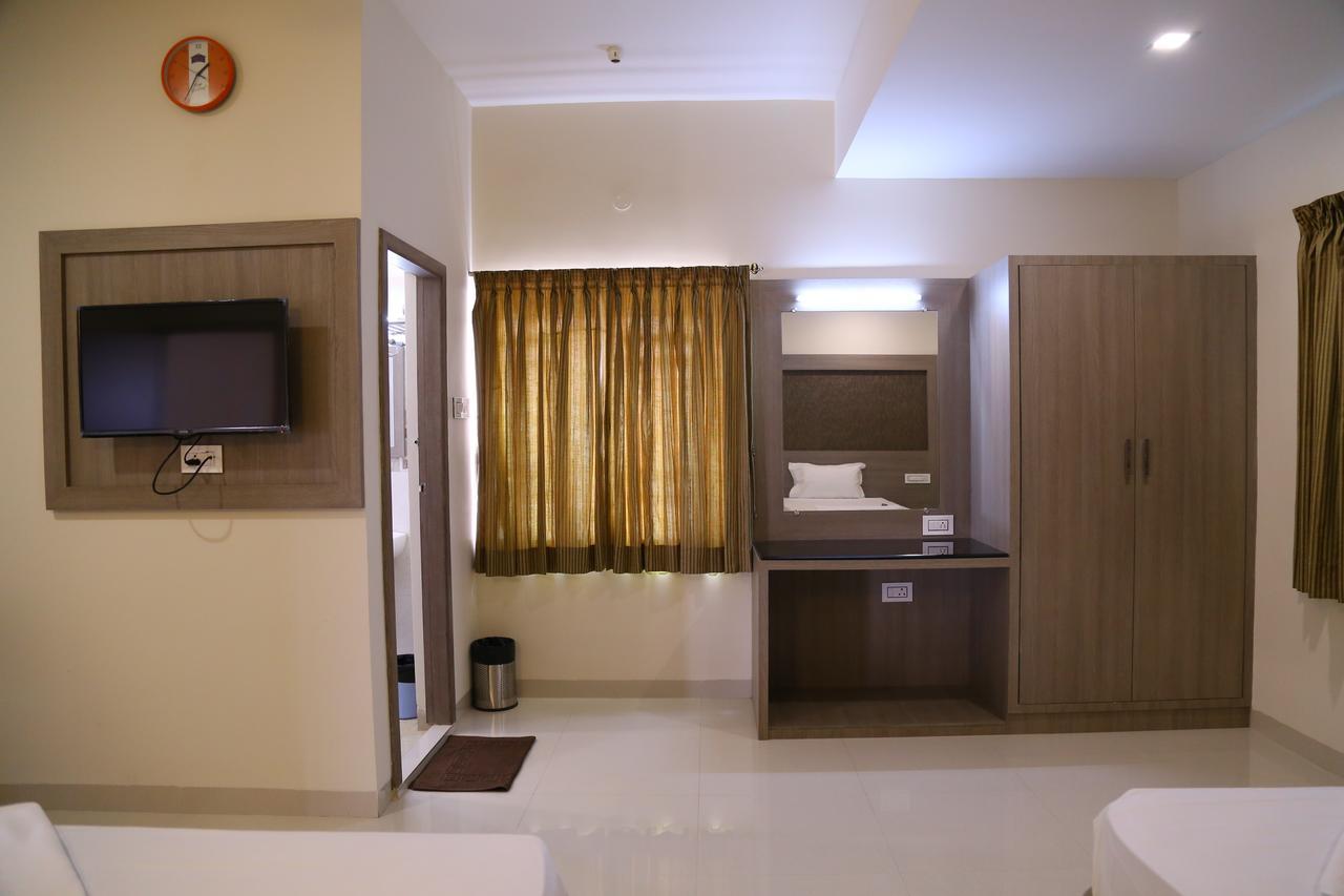 Hotel Gokulgrande 埃罗德 外观 照片
