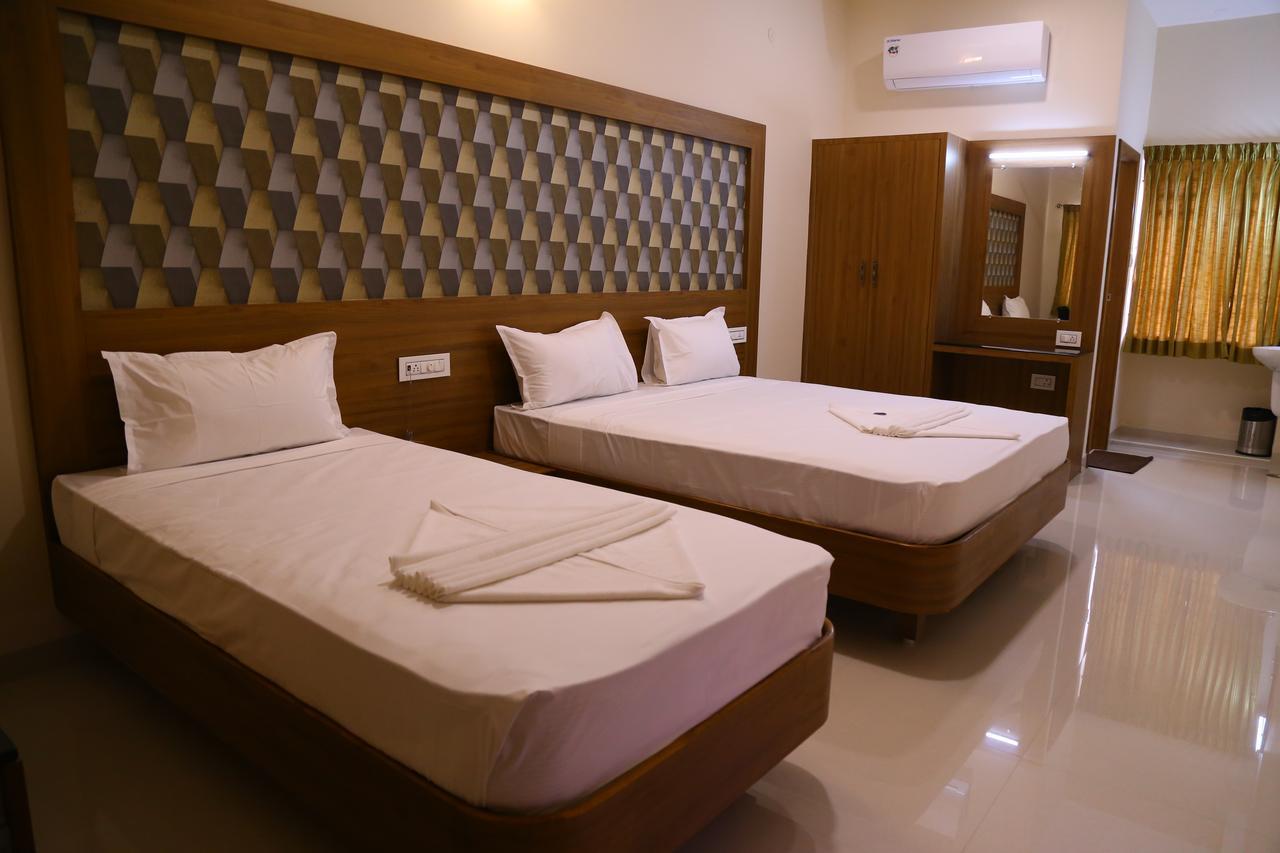 Hotel Gokulgrande 埃罗德 外观 照片