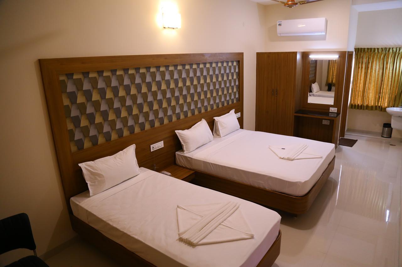 Hotel Gokulgrande 埃罗德 外观 照片