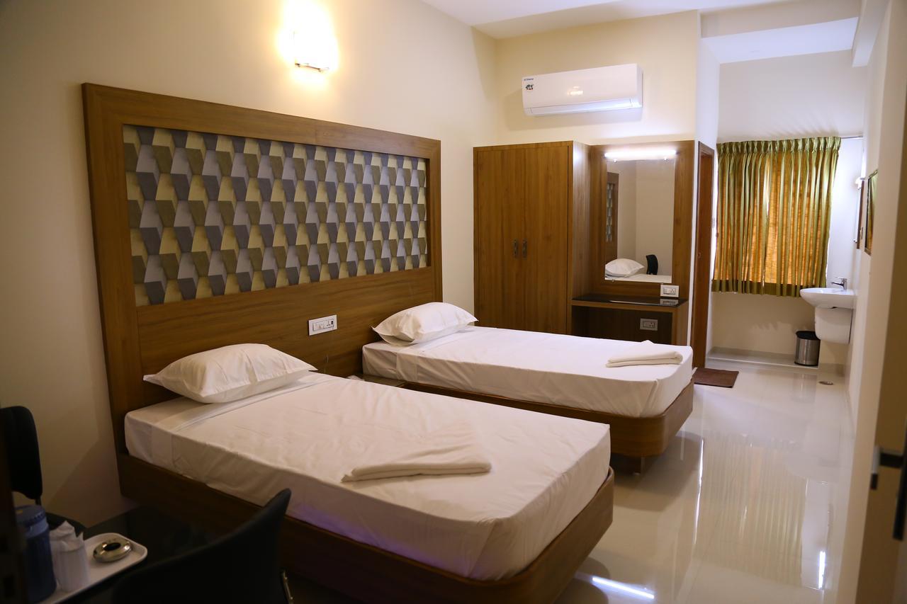 Hotel Gokulgrande 埃罗德 外观 照片